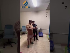 Μηχανικοί ταξίδεψαν στην Ινδονησία για να αναλάβουν τη μηχανή πάγου για τον πελάτη